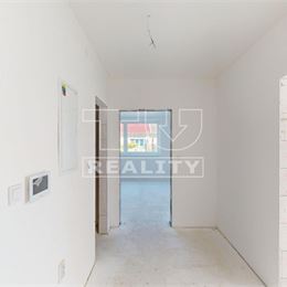 NA PREDAJ PRIESTRANNÝ 2IZBOVÝ BYT S BALKÓNOM, 65m2, ŠAMORÍN - ŠÁMOT