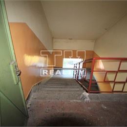 PODKROVNÉ PRIESTORY O VÝMERE 153 m² v CENTRE KYSUCKÉHO NOVÉHO MESTA