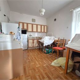 Na predaj rodinný dom vo Volkovciach, pozemok 1180 m2