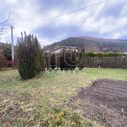 REKREAČNÝ POZEMOK 374 m2 TRENČIANSKE TEPLICE