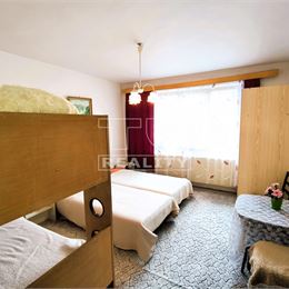 REZERVOVANÉ!!! Dvoj podlažný rodinný dom s garážou, všetky IS, pozemok 2031 m2, Dubovica