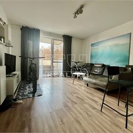 Nádherný 2i byt s balkónom v tesnej blízkosti lesa v časti Nové mesto, 55 m2