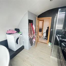 ZNÍŽENÁ CENA - 4 IZBOVÝ BYT NA BULVÁRI , 115m2