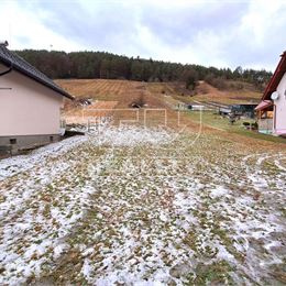 POZEMOK JABLONOVÉ, BYTČA, CELKOVÁ VÝMERA POZEMKU 4069 m2 + VIDEO