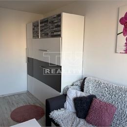 REZERVOVANÉ!!! Na predaj prerobený,slnečný 2-izbový byt Žilina-Solinky o výmere 49m2 s lodžiou