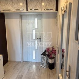 REZERVOVANÉ!!! Na predaj prerobený,slnečný 2-izbový byt Žilina-Solinky o výmere 49m2 s lodžiou