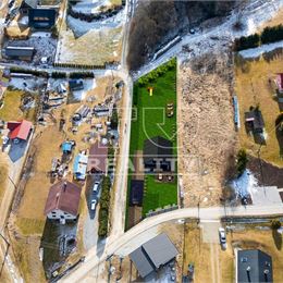 ROVINATÝ STAVEBNÝ POZEMOK, ZÁZRIVÁ, VÝMERA 1352m²