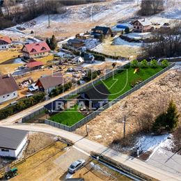 ROVINATÝ STAVEBNÝ POZEMOK, ZÁZRIVÁ, VÝMERA 1352m²