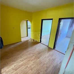 VEĽKÝ 4 IZBOVY BYT ŽILINA-SOLINKY , 85 m2, povodný stav