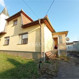 REZERVOVANÉ!!!Na predaj rodinný dom v obci Norovce s garážou a pozemkom - 2672m2