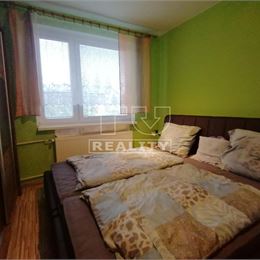 TUreality exkluzívne predáva 3 izbový byt s garážou a záhradkou v Štrbe. Znížená cena!!! Rezervované!!!