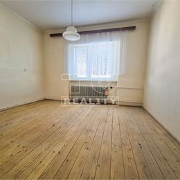 Exkluzívne na predaj rodinný dom v Slepčanoch, pozemok 1670 m2