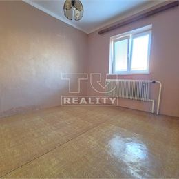 Exkluzívne na predaj rodinný dom v Slepčanoch, pozemok 1670 m2