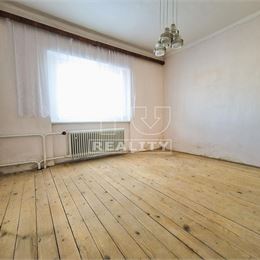 Exkluzívne na predaj rodinný dom v Slepčanoch, pozemok 1670 m2