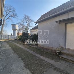Exkluzívne na predaj rodinný dom v Slepčanoch, pozemok 1670 m2