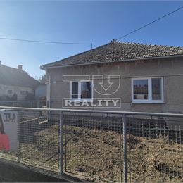 Exkluzívne na predaj rodinný dom v Slepčanoch, pozemok 1670 m2
