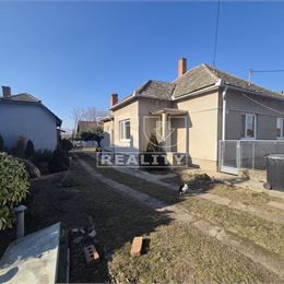 Exkluzívne na predaj rodinný dom v Slepčanoch, pozemok 1670 m2