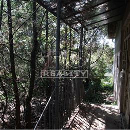 3-izbový rodinný dom s veľkým 3195 m2 pozemkom, Dulovce