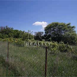 3-izbový rodinný dom s veľkým 3195 m2 pozemkom, Dulovce