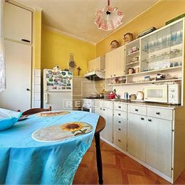 Na predaj 3 izbový byt s balkónom TOPOĽČANY - Východ