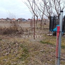 Na predaj stavebný pozemok 556m2 v obci Trakovice