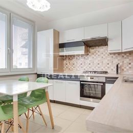 Kompletne prerobený 3-izbový byt na ul. Nábrežná, Nové Zámky – 66,02m2