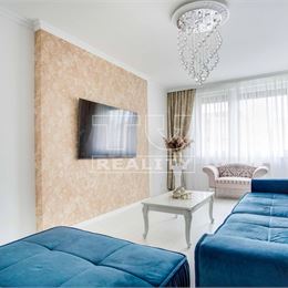 Nadštardardne prerobený 3-izbový byt s loggiou na sídlisku JUH, Nové Zámky – 71,26m2