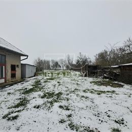 Ponúkame na predaj RD blízko Michaloviec v obci Lastomír.