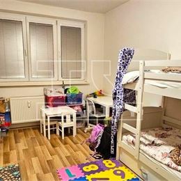TUreality ponúka krásny 3i byt v Ružinove, Šándorova ul., 77m2.