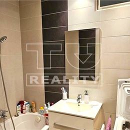 TUreality ponúka krásny 3i byt v Ružinove, Šándorova ul., 77m2.