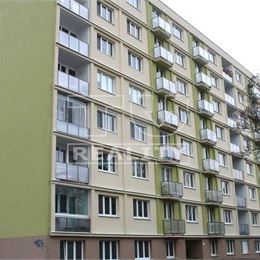 TUreality ponúka krásny 3i byt v Ružinove, Šándorova ul., 77m2.