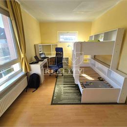 TUreality ponúka pekný a priestranný 3i byt v Devínskej Novej Vsi, Ľubovníková ul., tehla, 75m2.