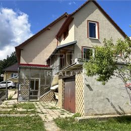 Znížená cena. Na predaj rodinný dom s obrovským potenciálom - obec Jedľové Kostoľany, pozemok 1267 m2