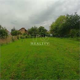 Znížená cena. Na predaj rodinný dom s obrovským potenciálom - obec Jedľové Kostoľany, pozemok 1267 m2