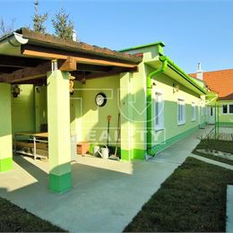 Kompletná rekonštrukcia a výhodná lokalita! 5-izbový rodinný dom ideálny na podnikanie alebo bývanie,