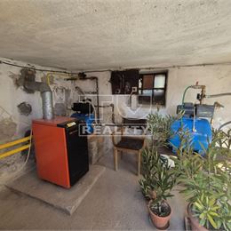 Exkluzívne na predaj rodinný dom v Machuliciach, pozemok 1800 m2