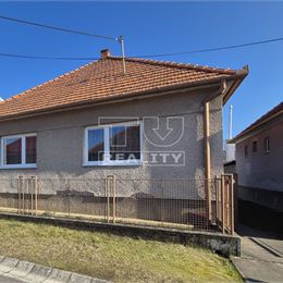 Exkluzívne na predaj rodinný dom v Machuliciach, pozemok 1800 m2