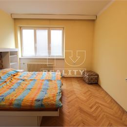 Na prenájom zariadený 5-izbový rodinný dom so záhradou, Tomášov