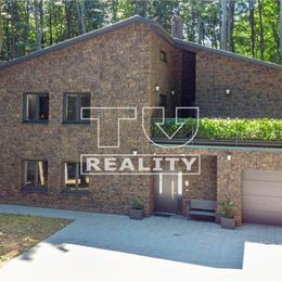 8-IZBOVÁ RODINNÁ VILA,MODRA-PIESOK,LOGGIE,TERASA,SAUNA,883m2