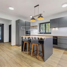 8-IZBOVÁ RODINNÁ VILA,MODRA-PIESOK,LOGGIE,TERASA,SAUNA,883m2