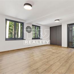 8-IZBOVÁ RODINNÁ VILA,MODRA-PIESOK,LOGGIE,TERASA,SAUNA,883m2