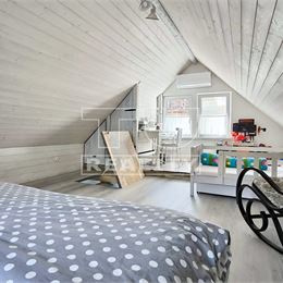 Útulný 3 izbový rodinný DOM so záhradkou v štýle vintage, SVÄTÝ JUR, 145 m²