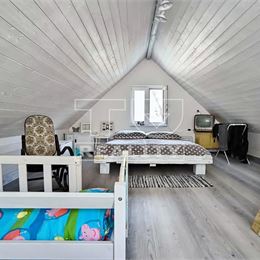 Útulný 3 izbový rodinný DOM so záhradkou v štýle vintage, SVÄTÝ JUR, 145 m²