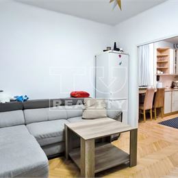 Praktický, čiastočne zrekonštruovaný 2 izbový byt s balkónom v centre mesta, PEZINOK, 56,70 m2