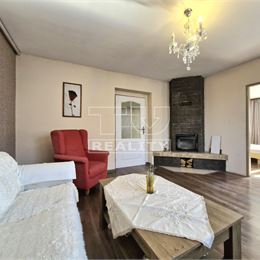 Znížená cena!!!Na predaj príjemný 4 izbový rodinný dom na pozemku 995 m2 Nitrianska Blatnica