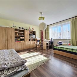 Znížená cena!!!Na predaj príjemný 4 izbový rodinný dom na pozemku 995 m2 Nitrianska Blatnica