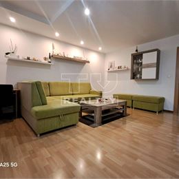 3-IZBOVÝ BYT HLOHOVEC 75m2