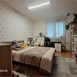 3-IZBOVÝ BYT HLOHOVEC 75m2