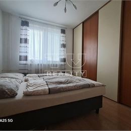 3-IZBOVÝ BYT HLOHOVEC 75m2