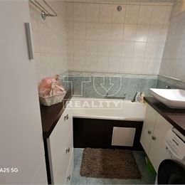 3-IZBOVÝ BYT HLOHOVEC 75m2
